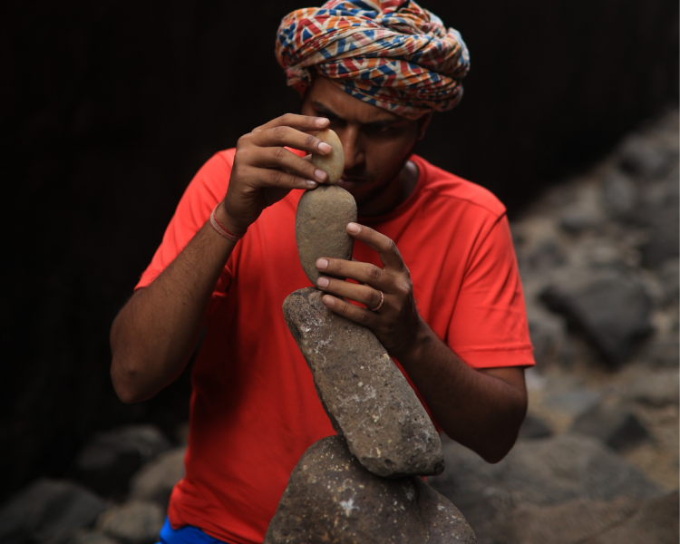 Gautam Vaishnav - Rock Balancing Artist